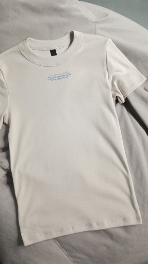 LAURELES Remera B724